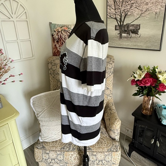 Express Black and Gray Short Sleeve Tee - Picture 4 of 5